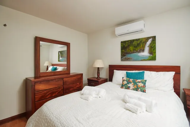 Bedroom 2 — queen bed — The Guest House, Bella Vista Private Resort Costa Rica