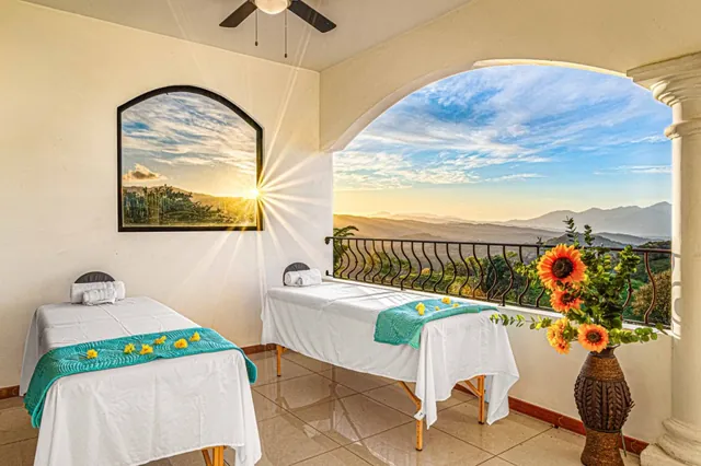 Balcony & deck — The Main House, Bella Vista Private Resort Costa Rica